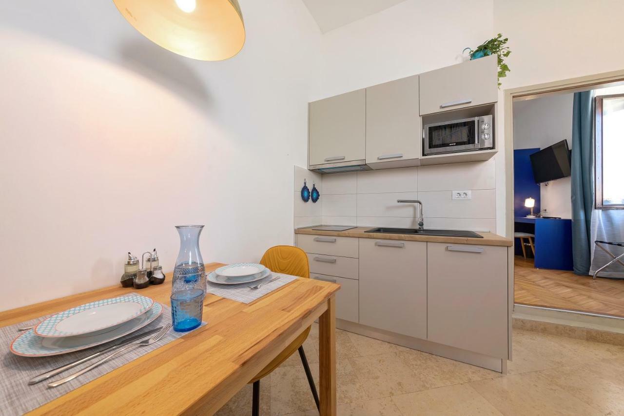 Apartment Arena Pula Exterior photo