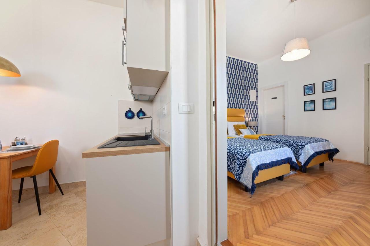 Apartment Arena Pula Exterior photo